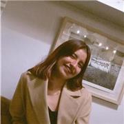 Profesora de ingles imparte clases a niños de 4 a 10 años